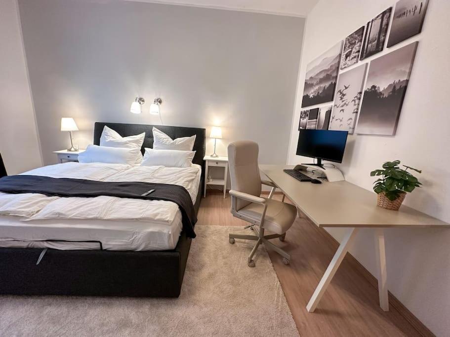 Modern City Apt. -With 2 Tv, Netflix And Work Desk エッセン エクステリア 写真